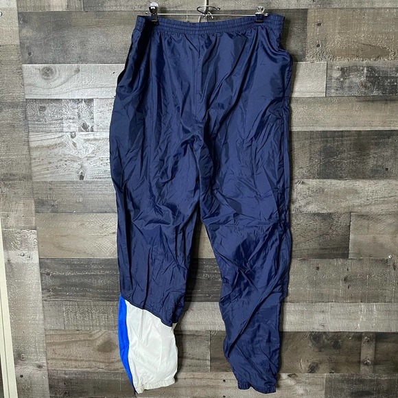 SOLD Nike VTG Windbreaker Pants XL - Picture 2 of 4